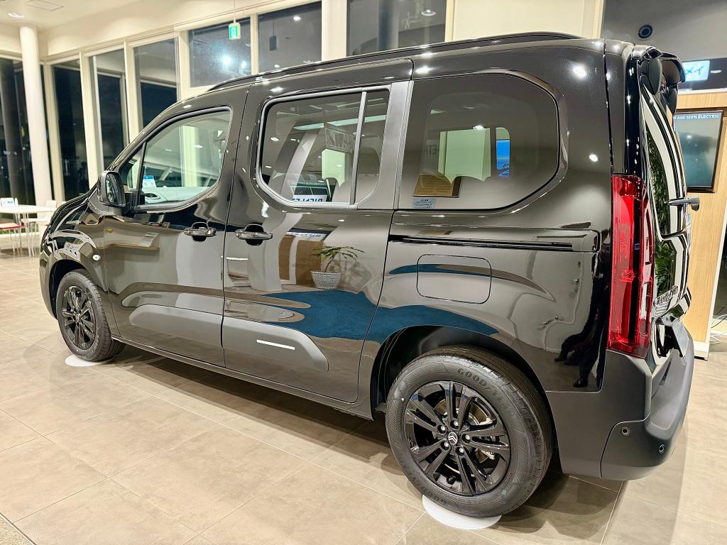 BERLINGO　Black　Edition登場！！！