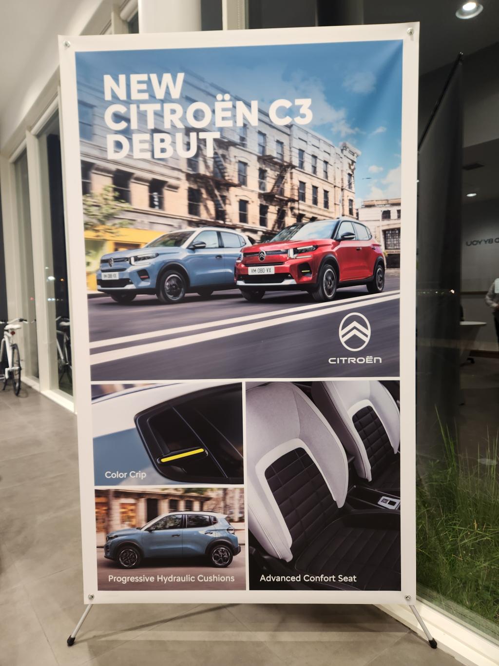 【NEW CITROËN C3 HYBRIDパンフレット配布中】