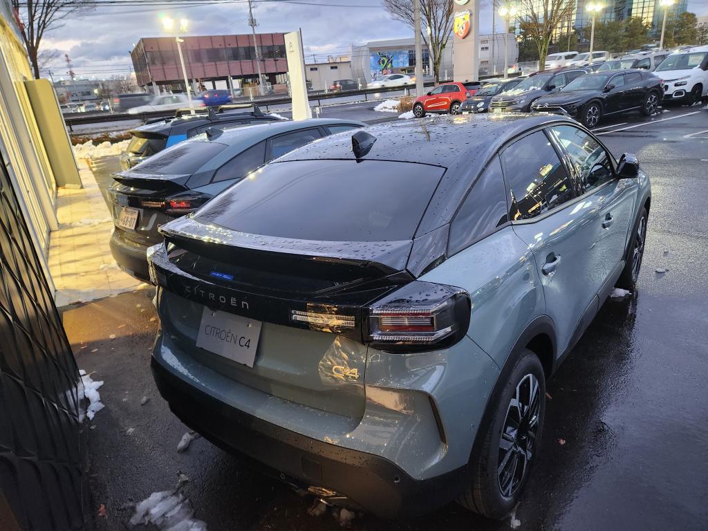 【CITROËN C4 HYBRID ブラックルーフのご紹介】