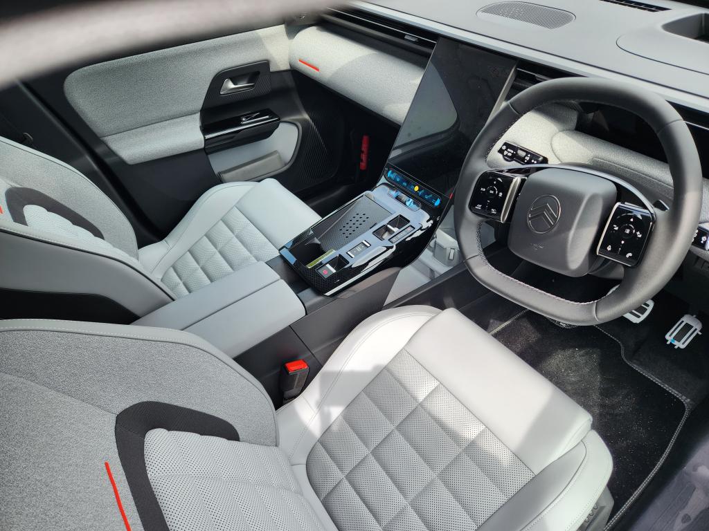 待望の C5 AIRCROSS がついに公式デビュー！