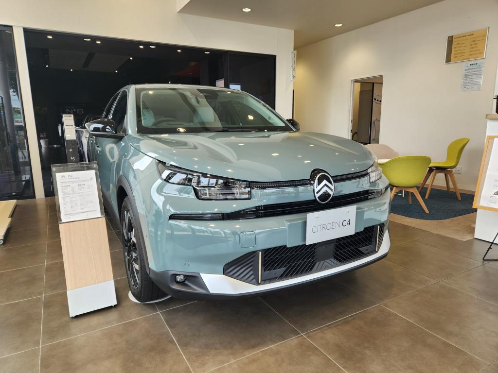 NEW C4 HYBRID Edition Lumièreデビュー